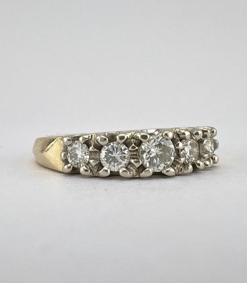 VINTAGE 14K YELLOW GOLD .49TCW ROUND DIAMOND ENGAGEMENT 5 STONE BAND WOMENS RING: VINTAGE 14K YELLOW GOLD .49TCW ROUND DIAMOND ENGAGEMENT 5 STONE BAND WOMENS RING Vintage 14K Yellow Gold .49tcw Round Diamond Engagement 5 Stone Band Women's Ring Ring Size 7.25 - Can Be Resized Weigh