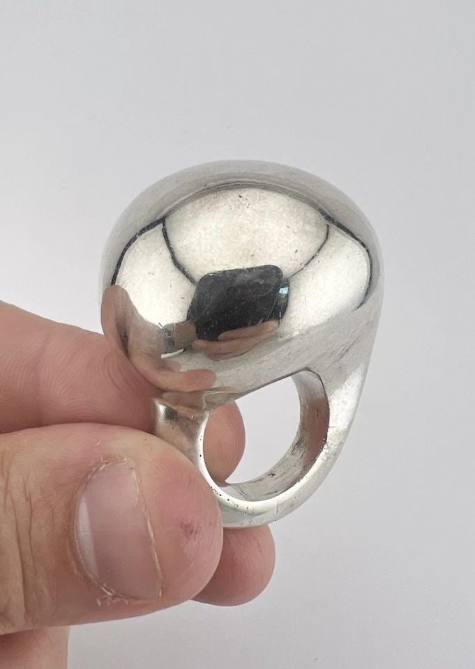 MASSIVE PATRICIA VON MUSULIN MODERNIST STERLING SILVER CURVED BALL RING 50.5G (1 of 2)