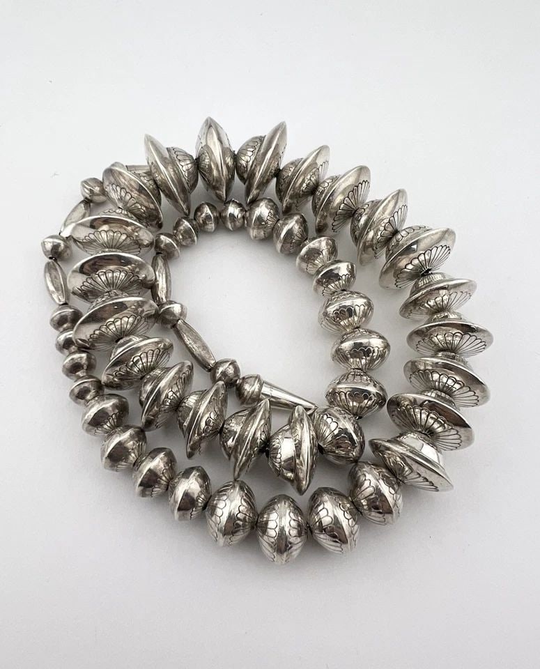 VTG NAVAJO STERLING SILVER 9MM-14MM PEARL BENCH SAUCER BEAD NECKLACE 24" - 92.3G: VTG NAVAJO STERLING SILVER 9MM-14MM PEARL BENCH SAUCER BEAD NECKLACE 24" - 92.3G Vtg Navajo Sterling Silver 9mm-14mm Pearl Bench Saucer Bead Necklace 24" - 92.3g SOLID STERLING SILVER SMOOTH & STAMPED