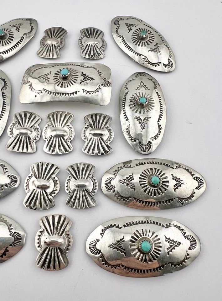 VTG FRED HARVEY NAVAJO STERLING SILVER NATURAL TURQUOISE STAMPED 18 CONCHO BELT (1 of 2)