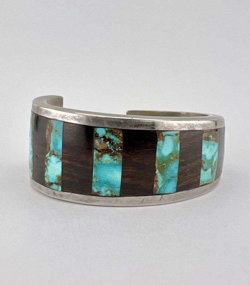 VTG NAVAJO STERLING SILVER ROYSTON TURQUOISE & WOOD FLUSH ROW CUFF BRACELET 73G: VTG NAVAJO STERLING SILVER ROYSTON TURQUOISE & WOOD FLUSH ROW CUFF BRACELET 73G Vtg Navajo Sterling Silver Royston Turquoise & Wood Flush Row Cuff Bracelet 73g Cuff is Just Under 5" tip to Tip and has