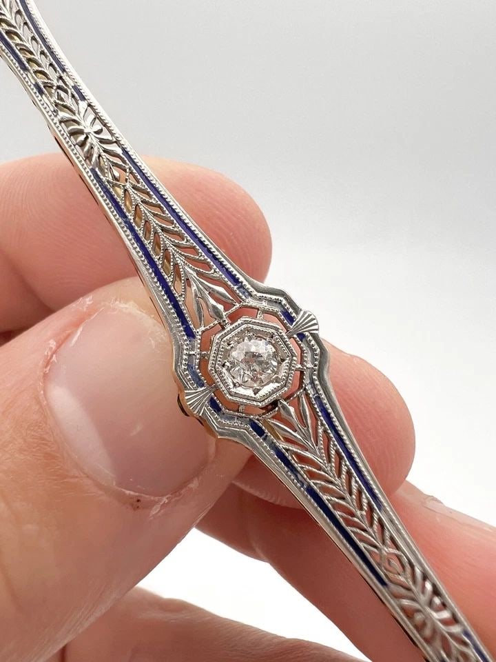 ANTIQUE ART DECO 14K GOLD PLATINUM TOP .12CT DIAMOND FILIGREE PIN BROOCH 2 7/8": ANTIQUE ART DECO 14K GOLD PLATINUM TOP .12CT DIAMOND FILIGREE PIN BROOCH 2 7/8" Antique Art Deco 14k Gold Platinum Top .12ct Diamond Filigree Pin Brooch 2 7/8" Size: 2 7/8" Wide By Just Under 1/2" Tal