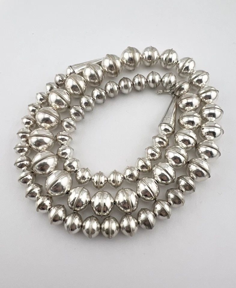 VINTAGE NAVAJO STERLING SILVER 9.5MM-15MM PEARL BENCH BEAD NECKLACE 30" - 50.6G: VINTAGE NAVAJO STERLING SILVER 9.5MM-15MM PEARL BENCH BEAD NECKLACE 30" - 50.6G Vintage Navajo Sterling Silver 9.5mm-15mm Pearl Bench Bead Necklace 30" - 50.6g SOLID STERLING SILVER SMOOTH DESIGN BENC