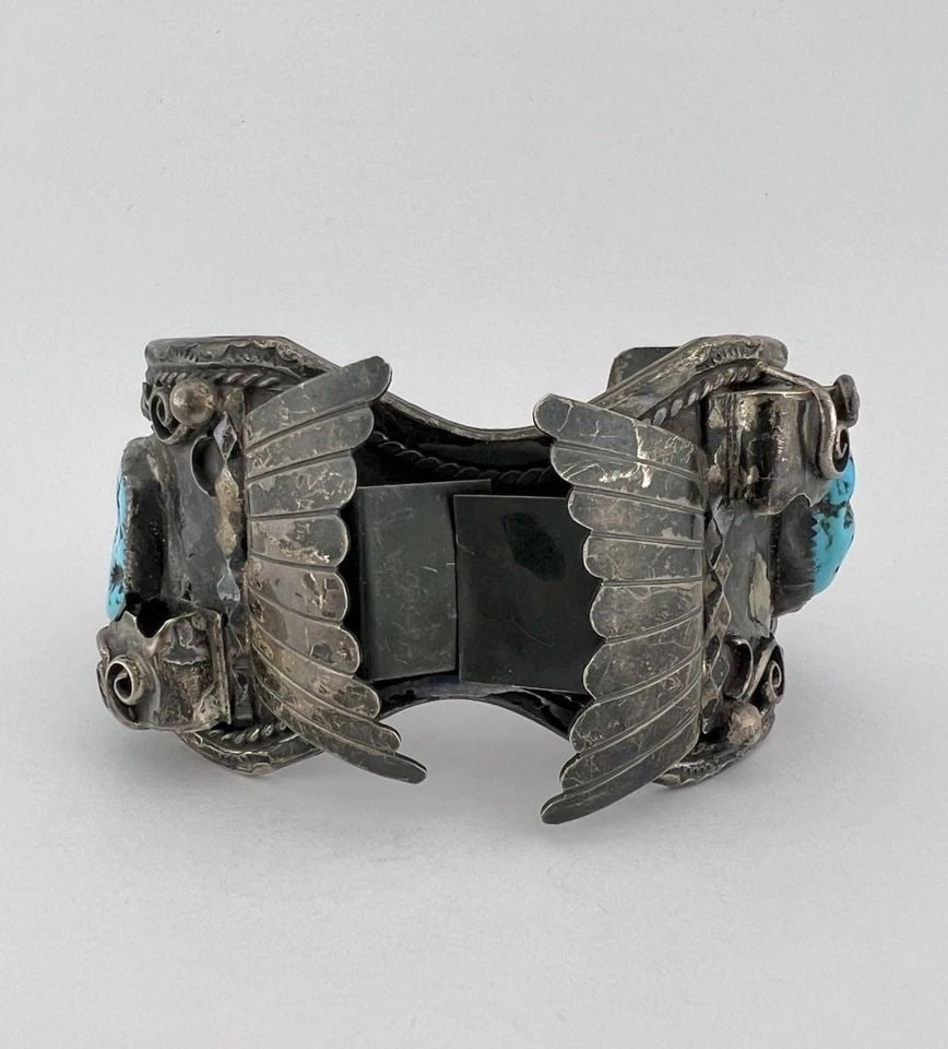 VTG NAVAJO STERLING SILVER TURQUOISE & RED CORAL MEN'S CUFF WATCH BRACELET 98.3G: VTG NAVAJO STERLING SILVER TURQUOISE & RED CORAL MEN'S CUFF WATCH BRACELET 98.3G Vtg Navajo Sterling Silver Turquoise & Red Coral Men's Cuff Watch Bracelet 98.3g Cuff is 5 7/8" tip to Tip and has a 1 