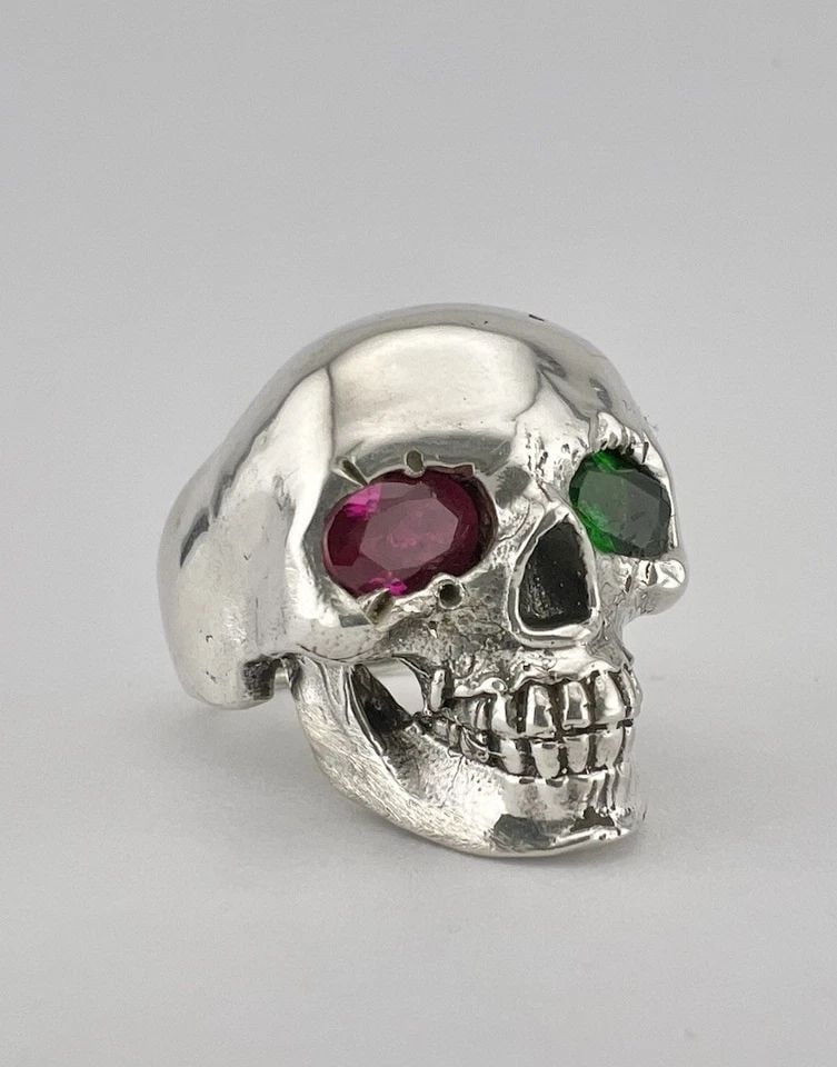 VTG 3D SKULL GOTHIC BIKER STERLING SILVER GREEN & RED GEMSTONE MEN'S RING 31.7G (1 of 2)