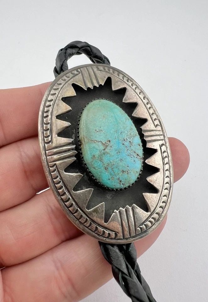 VTG NAVAJO STERLING SILVER BLUE FOX TURQUOISE STAMPED SHADOWBOX BOLO TIE 2.25" (1 of 2)