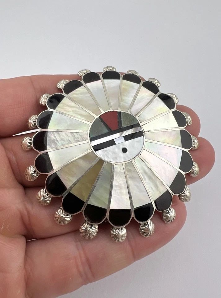 VTG ABEL SOSEEAH ZUNI STERLING SILVER FLUSH MULTI GEMSTONE SUNFACE BOLO TIE 2.5": VTG ABEL SOSEEAH ZUNI STERLING SILVER FLUSH MULTI GEMSTONE SUNFACE BOLO TIE 2.5" Vtg Abel Soseeah Zuni Sterling Silver Flush Multi Gemstone Sunface Bolo Tie 2.5" Size: 2 5/8" Tall & Wide Weight is 34.