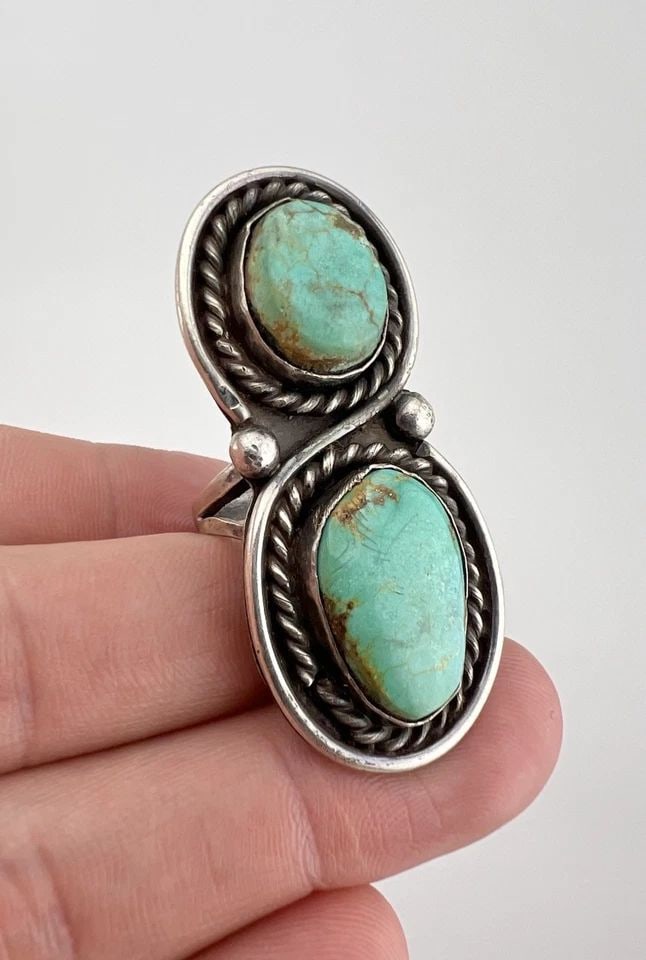 HUGE VTG NAVAJO STERLING SILVER ROYSTON TURQUOISE WOMEN'S LONG RING 2 1/8" -20G: HUGE VTG NAVAJO STERLING SILVER ROYSTON TURQUOISE WOMEN'S LONG RING 2 1/8" -20G HUGE Vtg Navajo Sterling Silver Royston Turquoise Women's Long Ring 2 1/8" -20g Ring Size: 8.25 - Can Be Re Sized Weight