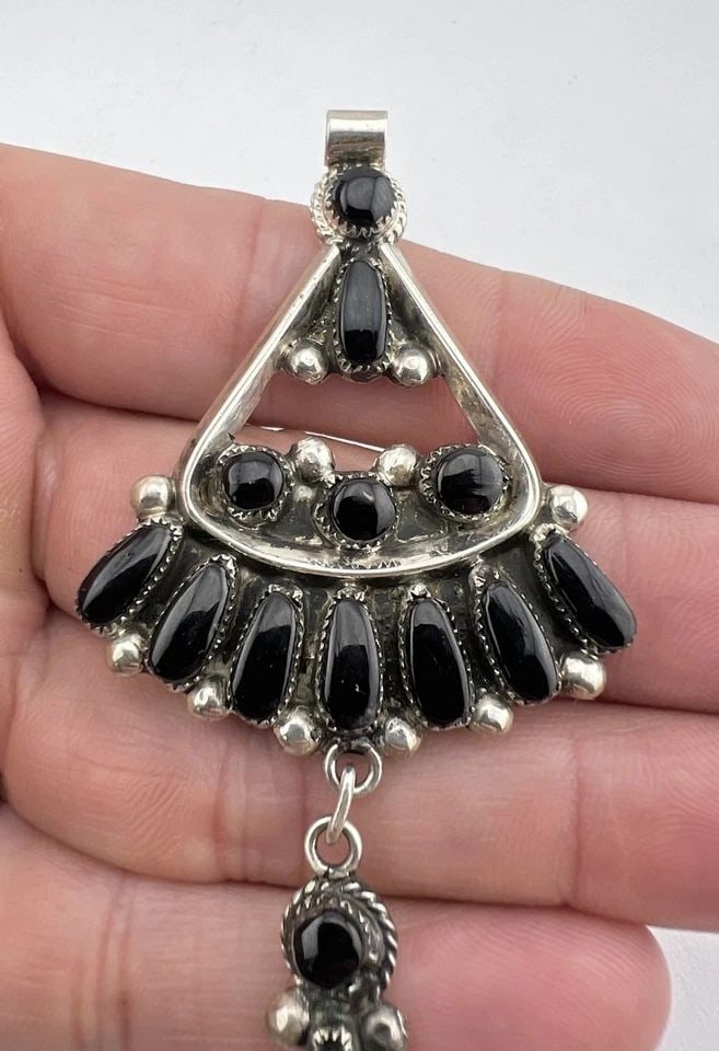 BILL & LOU LAWEKA ZUNI STERLING SILVER PETITE POINT BLACK JET CLUSTER PENDANT (1 of 2)