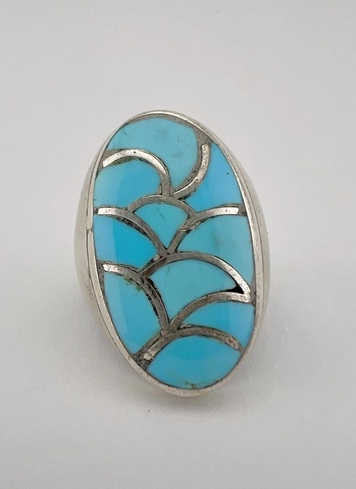 VINTAGE ZUNI STERLING SILVER FISH SCALE TURQUOISE FLUSH INLAY MEN'S RING 24.2G: VINTAGE ZUNI STERLING SILVER FISH SCALE TURQUOISE FLUSH INLAY MEN'S RING 24.2G Vintage Zuni Sterling Silver Fish Scale Turquoise Flush Inlay Men's Ring 24.2g Ring Size: 10.5 - Can Be re Sized Weight i
