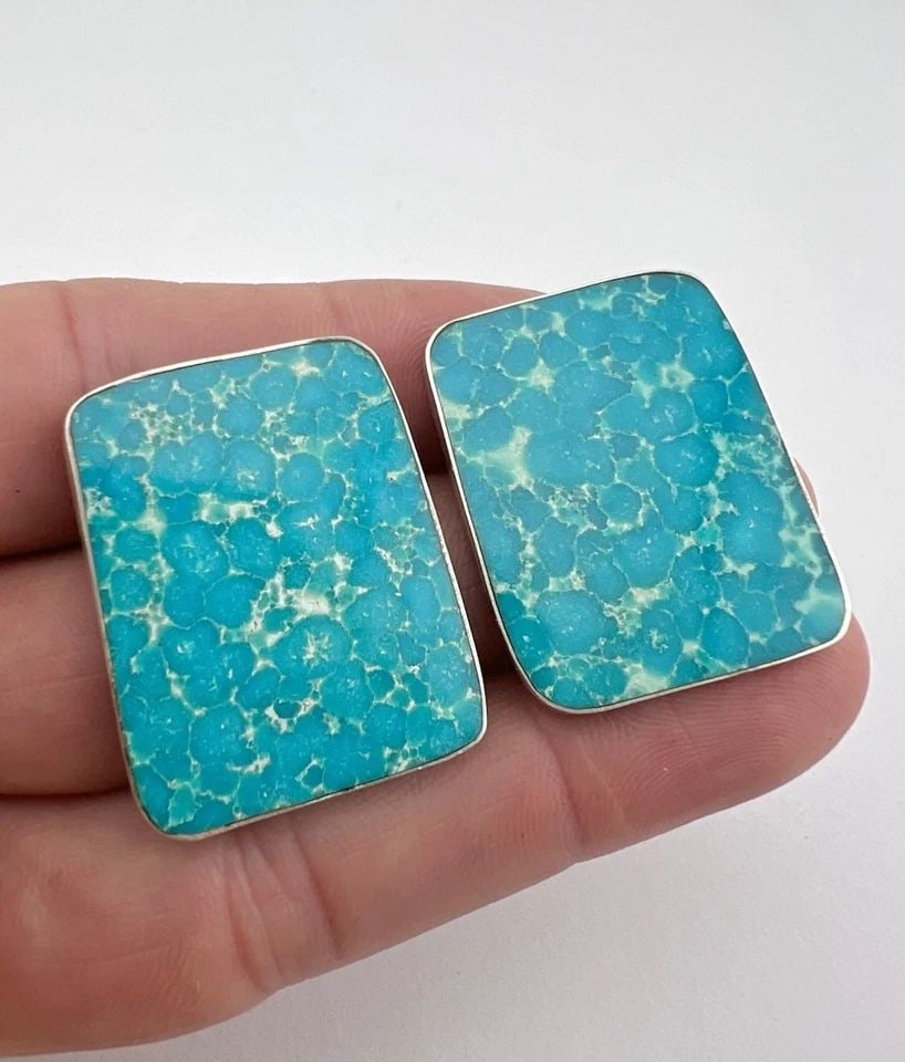 HUGE VTG NAVAJO STERLING SILVER WEBBED KINGMAN TURQUOISE SLAB POST EARRINGS (1 of 2)