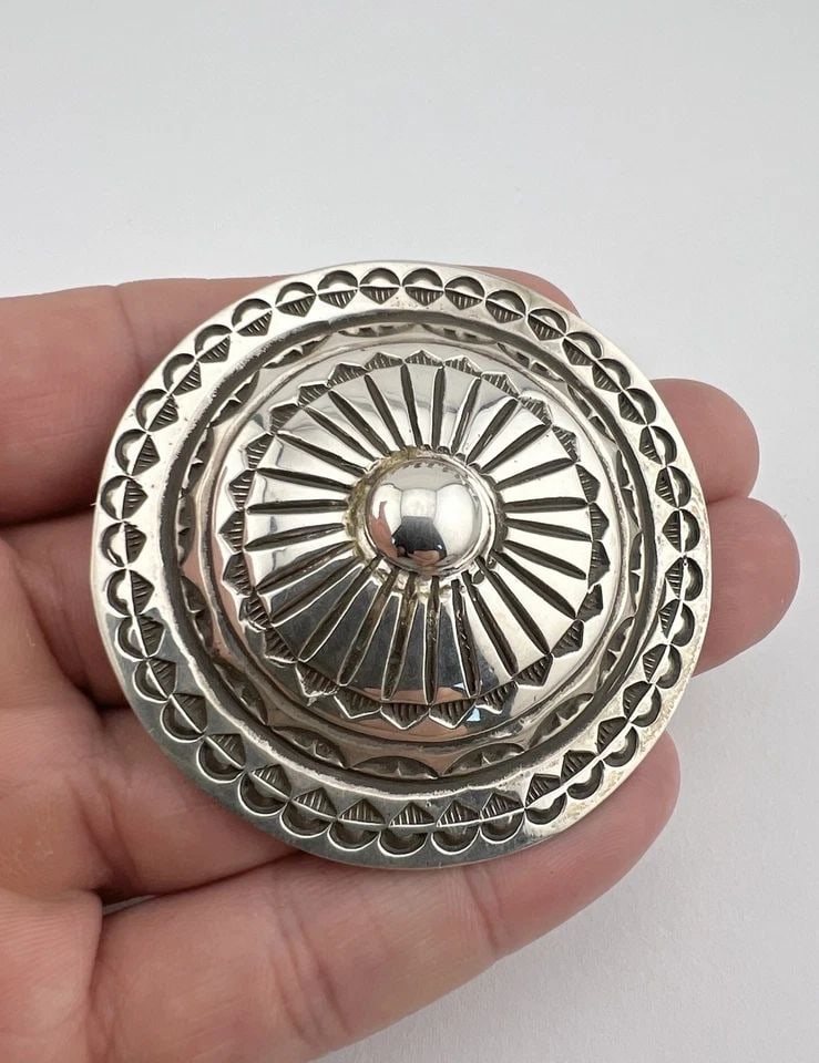 VTG NAVAJO STERLING SILVER DEEP STAMPED ROUND CONCHO PIN BROOCH PENDANT 2.25" (1 of 2)