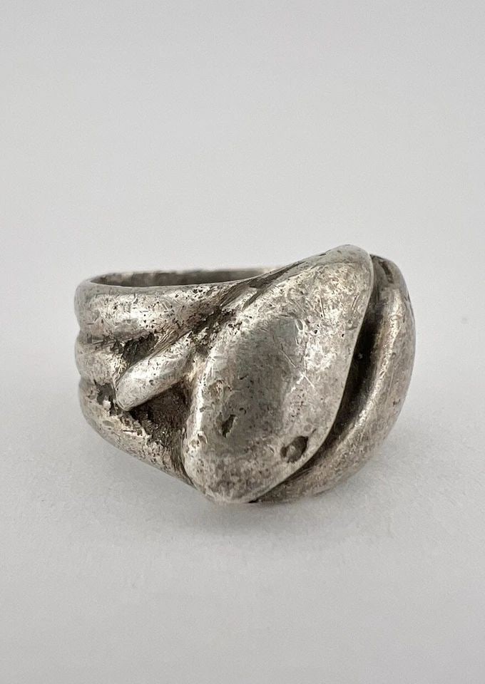 EARLY 1920'S OLD NAVAJO HARVEY INGOT SILVER COILED DOUBLE HEAD SNAKE RING (1 of 2)