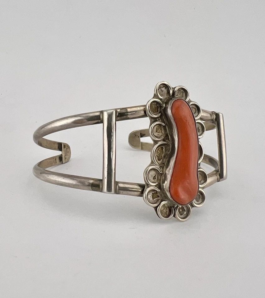VINTAGE NAVAJO STERLING SILVER MEDITERRANEAN BRANCH CORAL CUFF BRACELET: VINTAGE NAVAJO STERLING SILVER MEDITERRANEAN BRANCH CORAL CUFF BRACELET Vintage Navajo Sterling Silver Mediterranean Branch Coral Cuff Bracelet Cuff is Just Under 5 1/4" tip to Tip and has a 1" Wide A