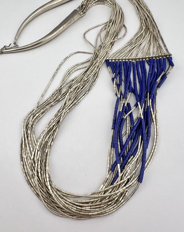 VINTAGE NAVAJO 20 STRAND LIQUID STERLING SILVER & LAPIS LAZULI NECKLACE 66.3G (1 of 2)