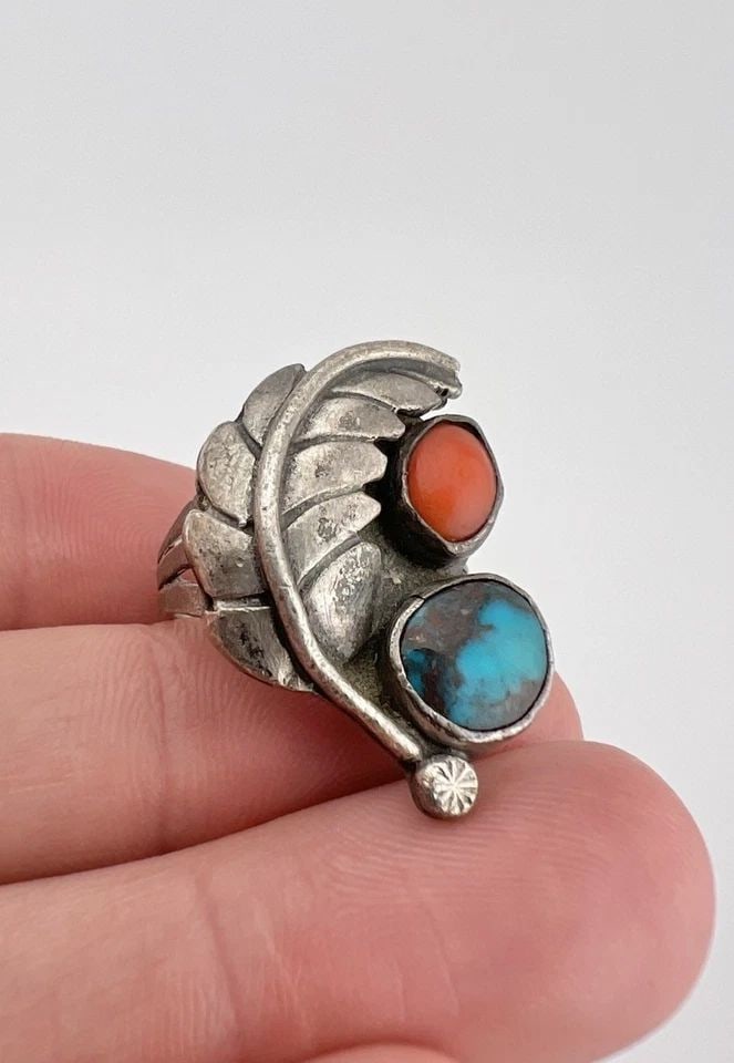 VTG NAVAJO STERLING SILVER HIGH GRADE BISBEE TURQUOISE & CORAL STAMPED RING: VTG NAVAJO STERLING SILVER HIGH GRADE BISBEE TURQUOISE & CORAL STAMPED RING Vtg Navajo Sterling Silver High Grade Bisbee Turquoise & Coral Stamped Ring Ring Size: 6.25 - Can Be Re Sized Weight is 7.7 