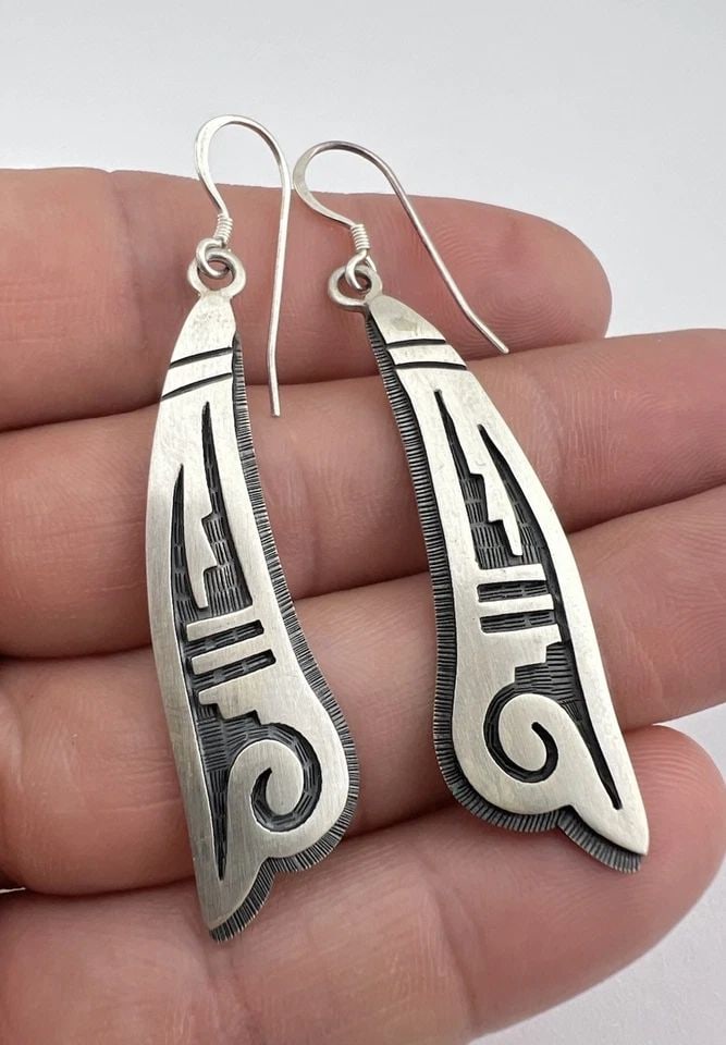VTG WILLIE ARCHIE TALAHAFTEWA HOPI STERLING SILVER TRIBAL OVERLAY EARRINGS 2.5" (1 of 2)