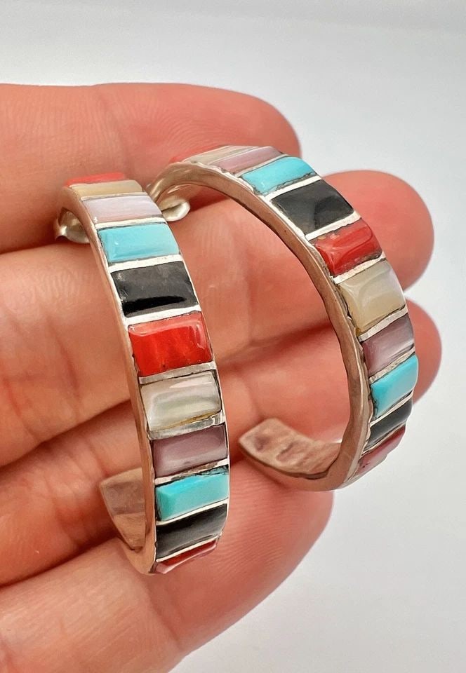 VINTAGE NAVAJO STERLING SILVER MULTI GEMSTONE 1 3/8" LARGE HOOP POST EARRINGS (1 of 2)