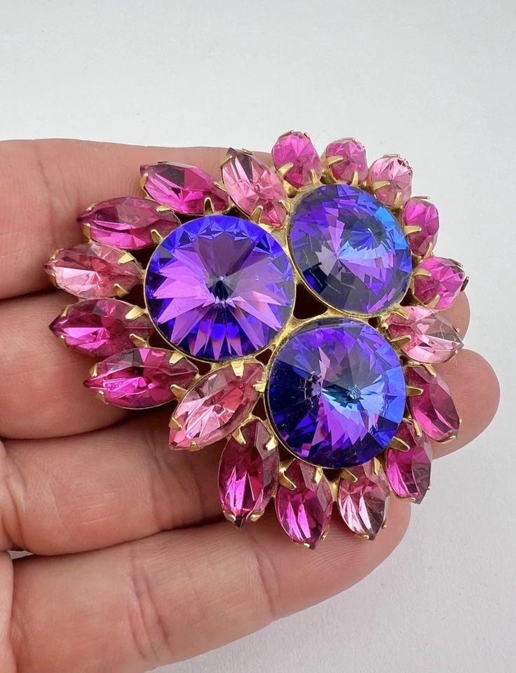 VTG JULIANA D&E PINK & PURPLE NAVETTE RIVOLI RHINESTONE GOLD PIN BROOCH 2 3/8" (1 of 2)