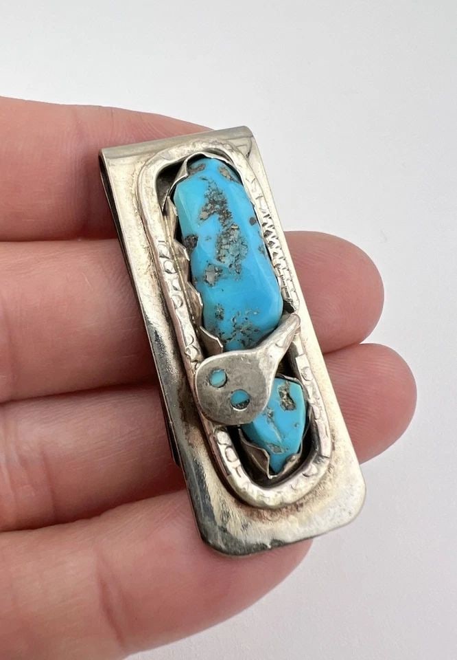 VTG EFFIE CALAVAZA ZUNI NICKEL / STERLING SILVER TURQUOISE SNAKE MONEY CLIP: VTG EFFIE CALAVAZA ZUNI NICKEL / STERLING SILVER TURQUOISE SNAKE MONEY CLIP Vtg Effie Calavaza Zuni Nickel / Sterling Silver Turquoise Snake Money Clip Size: 1 7/8" Tall By 3/4" Wide Metal: Base Metal