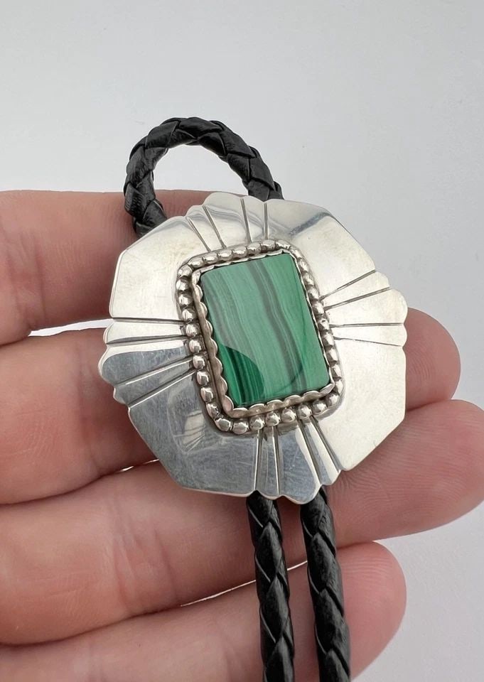 VTG NAVAJO STERLING SILVER STAMPED RECTANGLE GREEN MALACHITE BOLO TIE 1 5/8" (1 of 2)