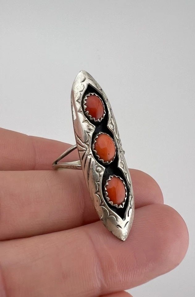 VTG NAVAJO STERLING SILVER RED MEDITERRANEAN CORAL LONG SHADOWBOX RING 1 5/8" (1 of 2)