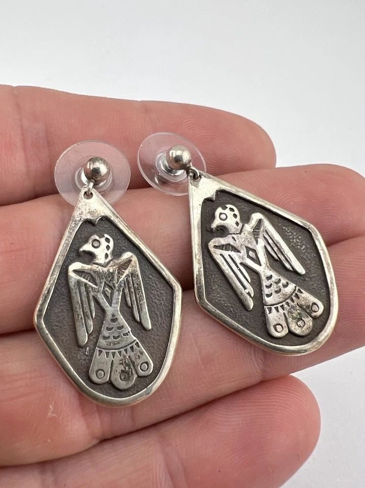 VTG NAVAJO FRED HARVEY STYLE STERLING SILVER THUNDERBIRD POST DANGLE EARRINGS (1 of 2)