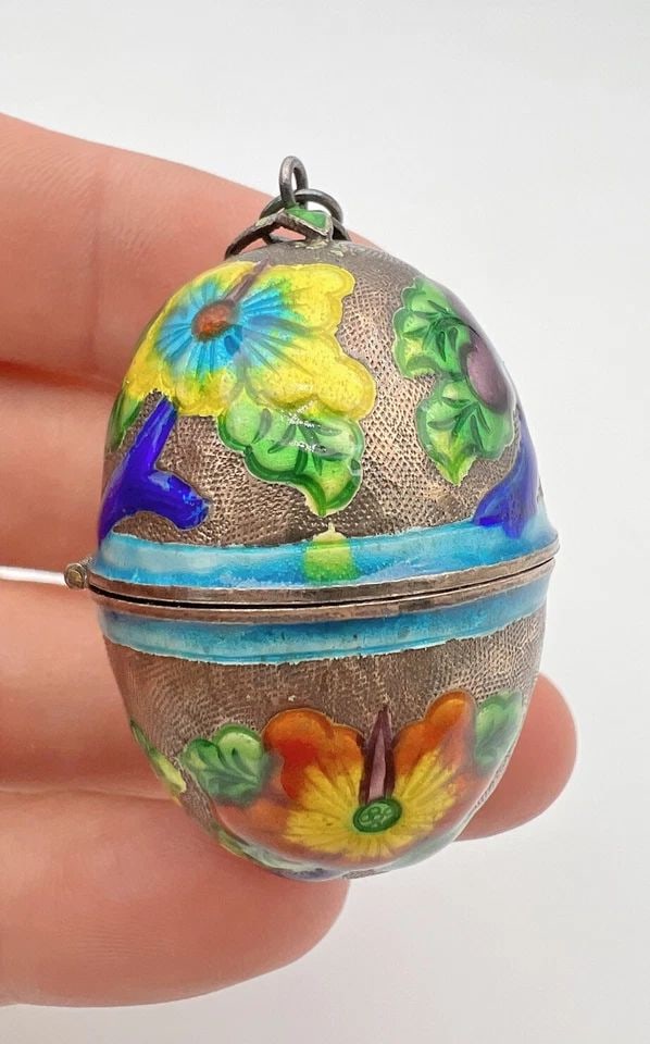 ANTIQUE CHINESE EXPORT SILVER MULTI COLOR ENAMEL FLOWER EGG LOCKET PENDANT (1 of 2)