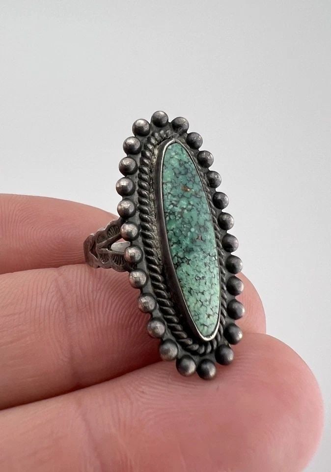 OLD FRED HARVEY ERA NAVAJO STERLING SILVER SPIDERWEB TURQUOISE STAMPED RING (1 of 2)
