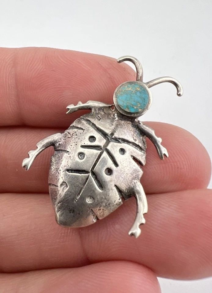 VTG NAVAJO STERLING SILVER FLUSH TURQUOISE INSECT BUG COCKROACH BROOCH 1 3/8" (1 of 2)