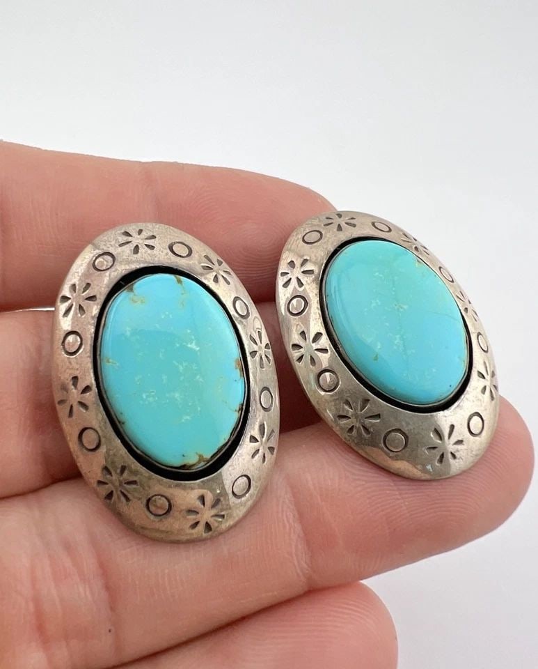 VTG NAVAJO STERLING SILVER NATURAL FOX TURQUOISE SHADOWBOX CLIP EARRINGS 1.25" (1 of 2)