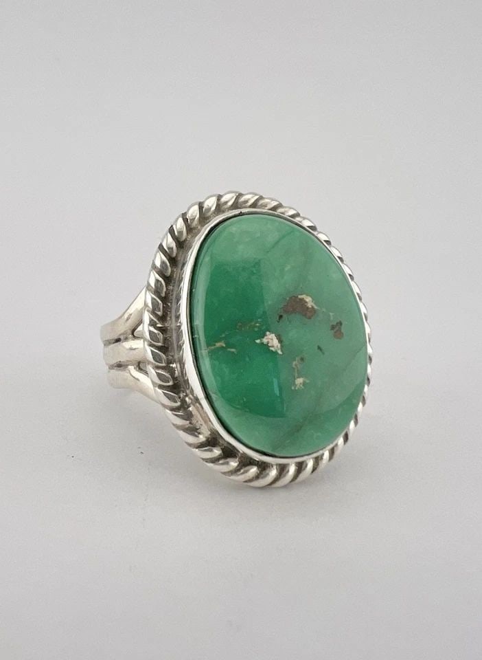 VINTAGE NAVAJO STERLING SILVER NATURAL FOX TURQUOISE TWIST TRIPLE SHANK RING: VINTAGE NAVAJO STERLING SILVER NATURAL FOX TURQUOISE TWIST TRIPLE SHANK RING Vintage Navajo Sterling Silver Natural Fox Turquoise Twist Triple Shank Ring Ring Size: 8 - Can Be Re Sized Weight is 9.8 G