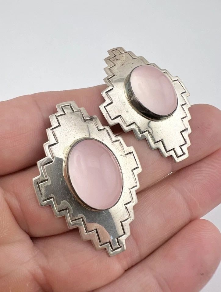 CAROL FELLEY SOUTHWESTERN NAVAJO ROSE QUARTZ STERLING SILVER POST EARRINGS 1.75" (1 of 2)