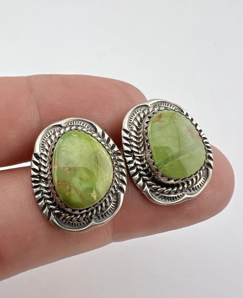 VTG WILL DENETDALE NAVAJO STERLING SILVER NATURAL GASPEITE OVAL POST EARRINGS (1 of 2)