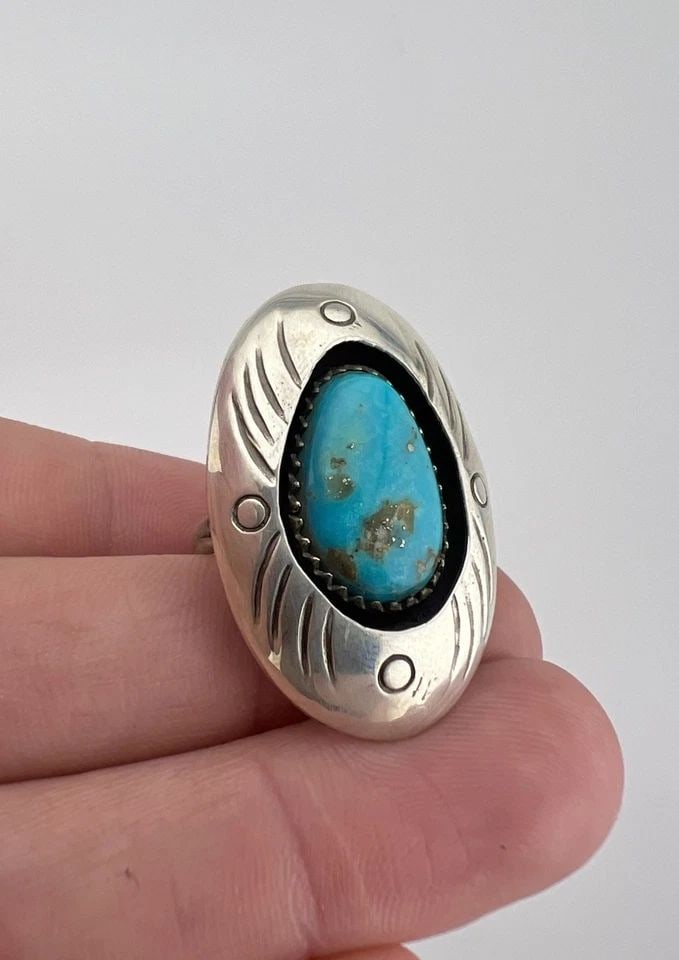 VTG NAVAJO STERLING SILVER KINGMAN TURQUOISE STAMPED SHADOWBOX OVAL RING 1 3/8" (1 of 2)