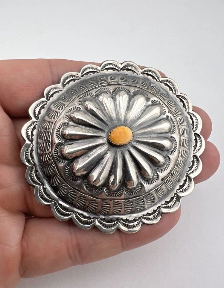 #1 NAVAJO STERLING SILVER ORANGE SPINY OYSTER STAMPED CONCHO BROOCH PIN 2 5/8" (1 of 2)