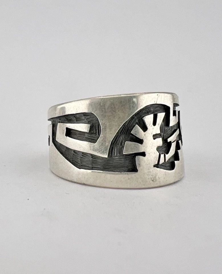 VINTAGE HOPI STERLING SILVER TRIBAL OVERLAY DESIGN WIDE MEN'S RING: VINTAGE HOPI STERLING SILVER TRIBAL OVERLAY DESIGN WIDE MEN'S RING Vintage Hopi Sterling Silver Tribal Overlay Design Wide Men's Ring Ring Size: 12.5 - Can Be Re Sized Weight is 8.6 Grams on my scale 