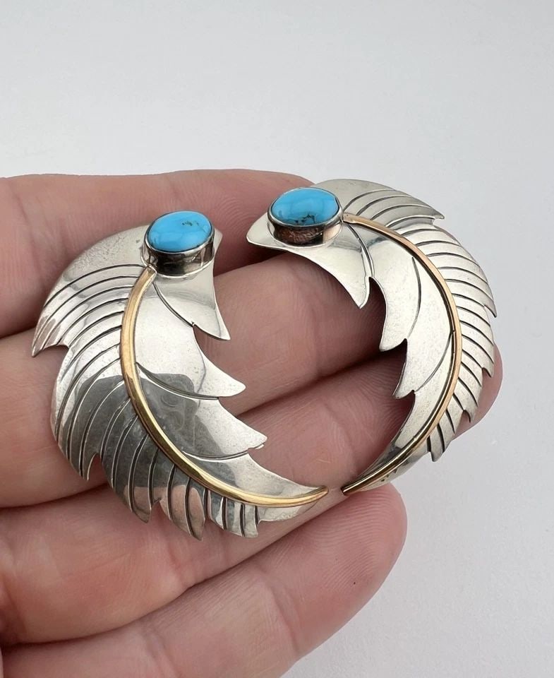 TOMMY & ROSETTA SINGER NAVAJO STERLING SILVER & GF TURQUOISE FEATHER EARRINGS (1 of 2)
