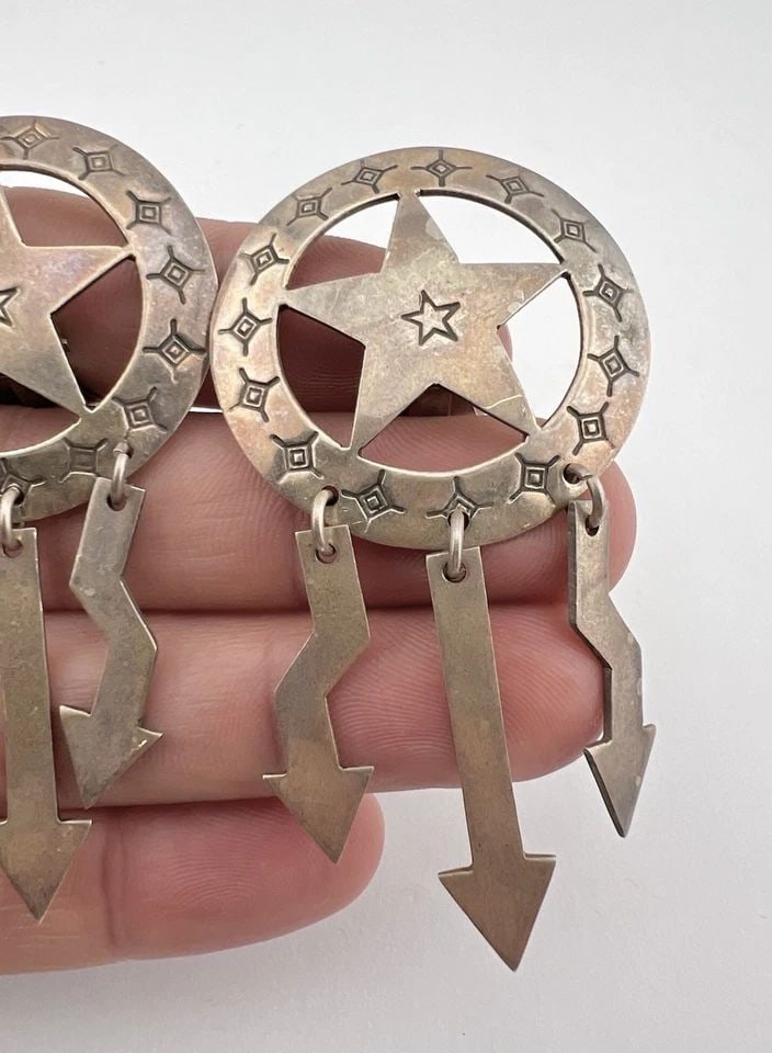 VTG MEXICO TAXCO STERLING SILVER STAMPED STAR & ARROW DANGLE CLIP EARRINGS 2.75" (1 of 2)