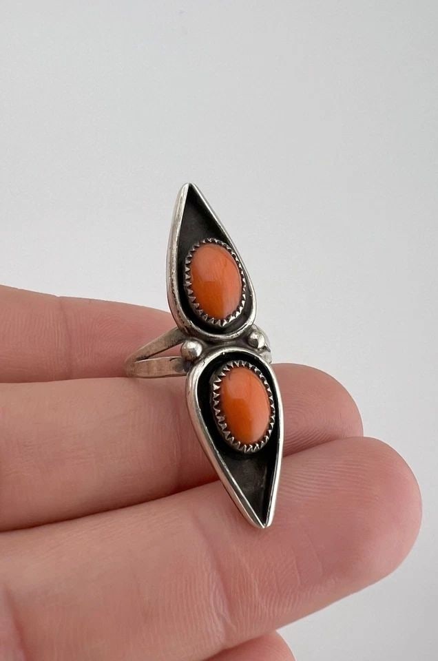 VTG NAVAJO STERLING SILVER RED MEDITERRANEAN CORAL LONG SHADOWBOX RING 1.5": VTG NAVAJO STERLING SILVER RED MEDITERRANEAN CORAL LONG SHADOWBOX RING 1.5" Vtg Navajo Sterling Silver Red Mediterranean Coral Long Shadowbox Ring 1.5" Ring Size: 5.5 - Can Be Re Sized Weight is 5.2 G