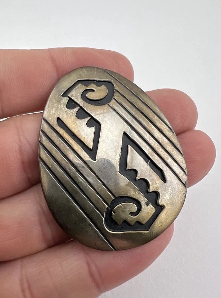 VINTAGE TJB NAVAJO STERLING SILVER TRIBAL OVERLAY OVAL PENDANT 2" (1 of 2)