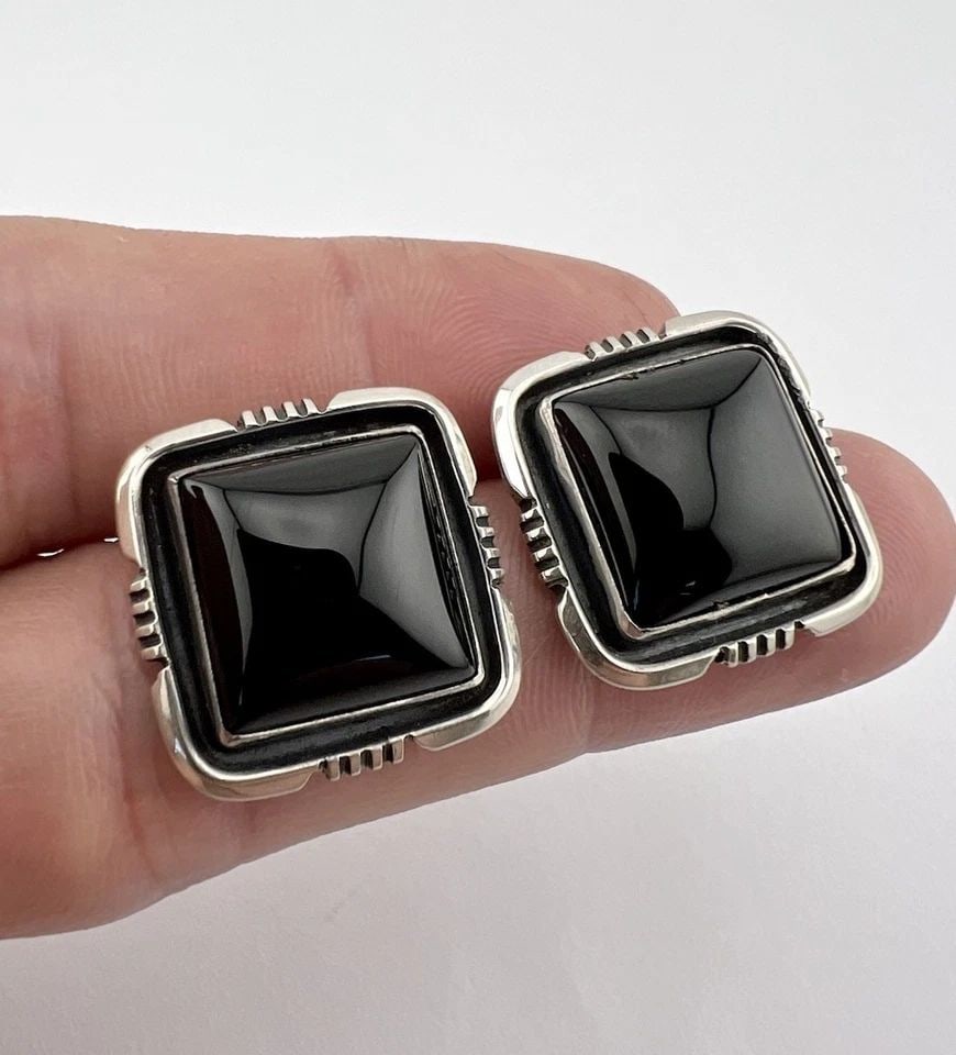 VTG WILL DENETDALE NAVAJO STERLING SILVER BLACK ONYX SQUARE POST EARRINGS (1 of 2)
