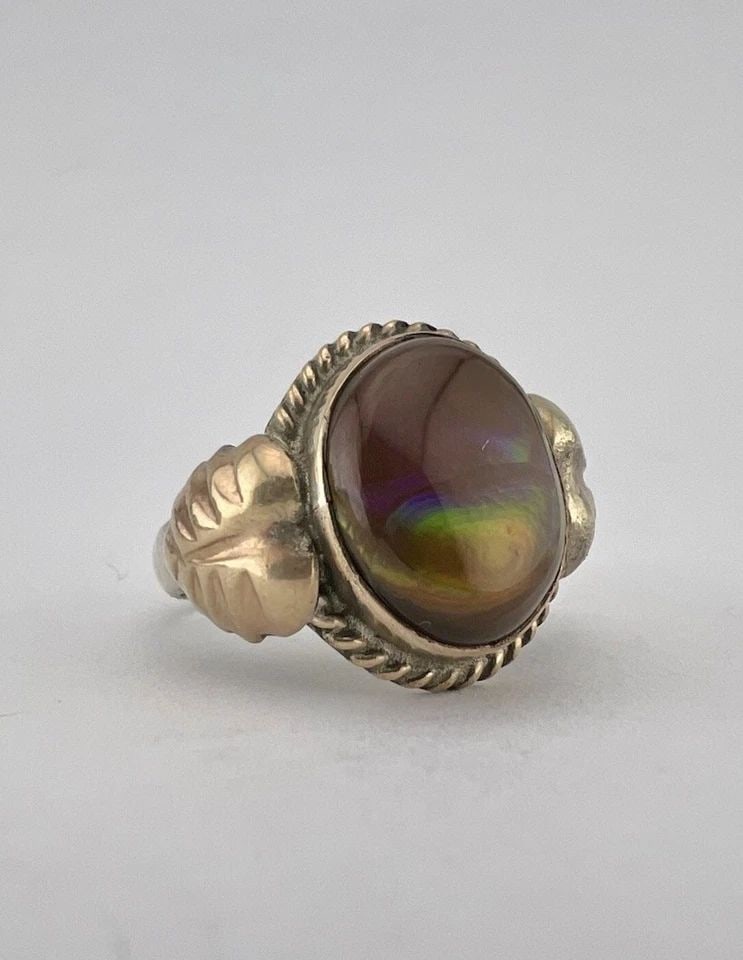 #1 VTG NAVAJO STERLING SILVER & GOLD-FILLED MEXICAN FIRE AGATE STAMPED OVAL RING: #1 VTG NAVAJO STERLING SILVER & GOLD-FILLED MEXICAN FIRE AGATE STAMPED OVAL RING #1 Vtg Navajo Sterling Silver & Gold-Filled Mexican Fire Agate Stamped Oval Ring Ring Size: 5.25 - Can Be Resized Weigh