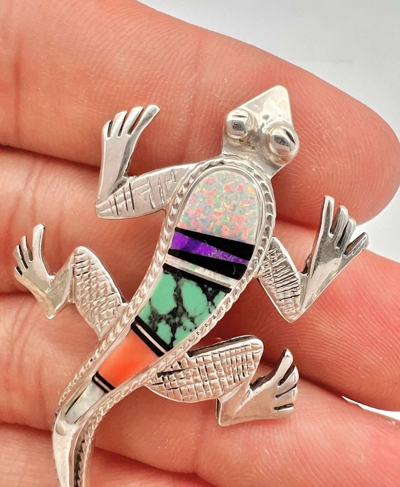 VTG NAVAJO LIZARD STERLING SILVER OPAL & SUGLITE & TURQUOISE CORAL INLAY BROOCH (1 of 2)