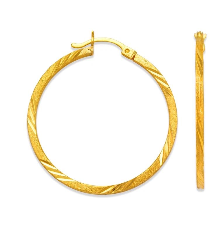 NEW 14K YELLOW GOLD 1.7MM SQUARE TUBE HOOP EARRINGS: NEW 14K YELLOW GOLD 1.7MM SQUARE TUBE HOOP EARRINGS 1.7MM SQUARE TUBE HOOP EARRINGS NEW 14K YELLOW GOLD Width: Approx. 1.7mm Apx WEIGHT: 0.9g