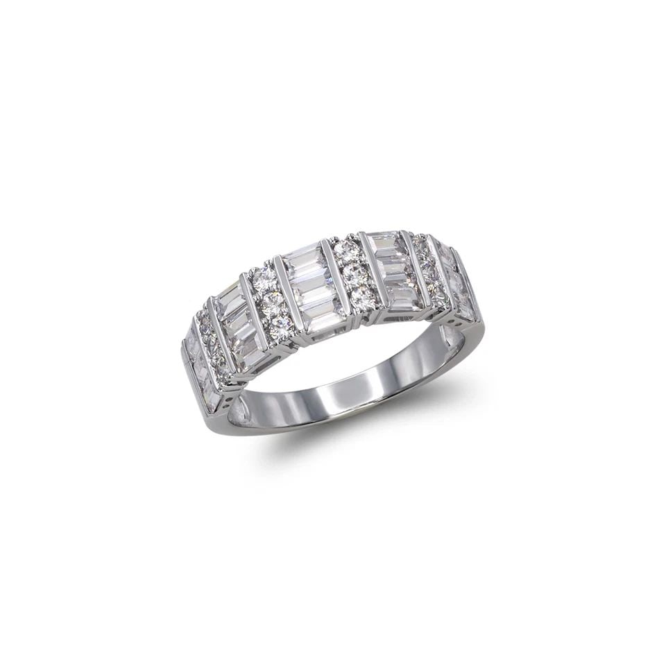 NEW 14K WHITE GOLD LADIES FANCY WHITE RING: NEW 14K WHITE GOLD LADIES FANCY WHITE RING LADIES FANCY WHITE RING NEW 14K WHITE GOLD Apx. WIDTH: 6mm Apx. WEIGHT: 3.6g