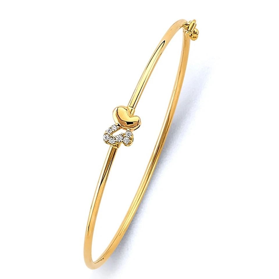NEW 14K YELLOW GOLD BABY FLEXIBLE BANGLE WITH BUTTERFLY: NEW 14K YELLOW GOLD BABY FLEXIBLE BANGLE WITH BUTTERFLYFLEXIBLE BANGLE WITH BUTTERFLYNEW 14KYELLOW GOLDLENGTH - 6inApx WEIGHT - 1.9g.