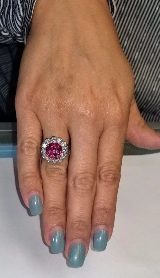 VINTAGE PLATINUM ENGAGEMENT RING 5.04CT. NATURAL PINK SAPPHIRE CUSHION CUT GIA (1 of 2)