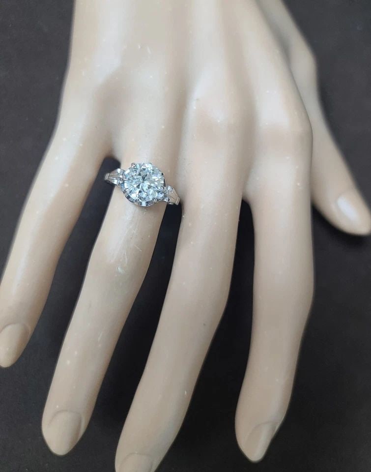 2.25CT. PLATINUM VINTAGE FILIGREE ENGAGEMENT RING NATURAL EURO OLD CUT DIAMOND: 2.25CT. PLATINUM VINTAGE FILIGREE ENGAGEMENT RING NATURAL EURO OLD CUT DIAMOND Gorgeous art deco filigree Platinum Engagement ring circ 1920's center natural euro cut round Diamond weight 2.25ct.SIZE 