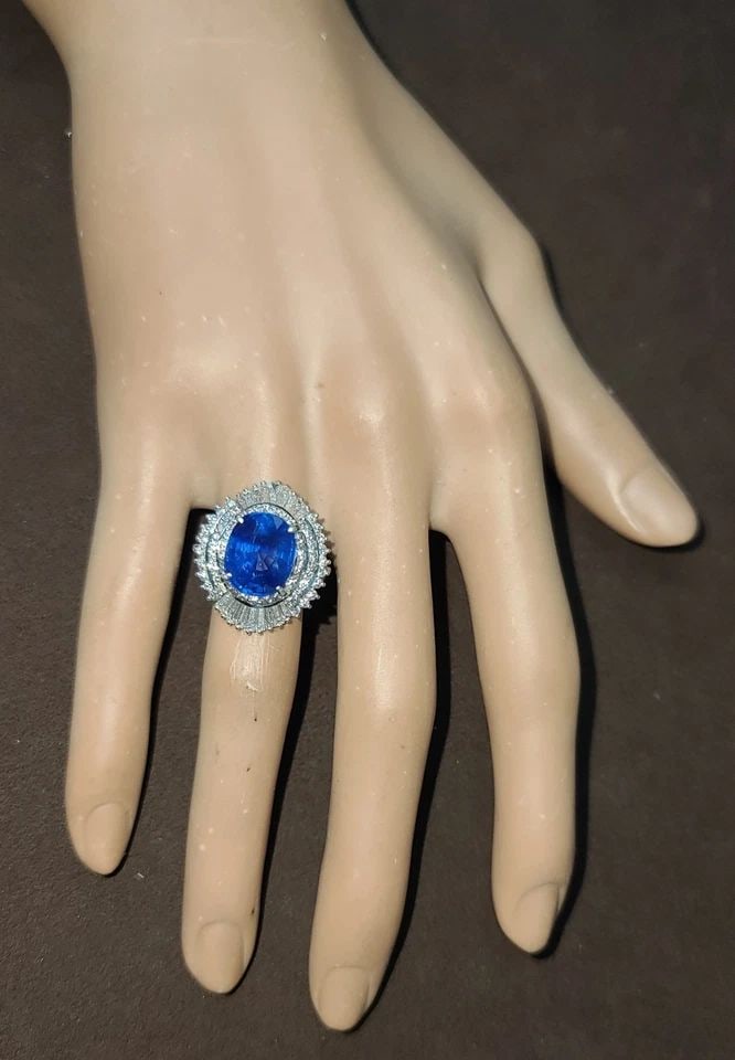 PLATINUM VINTAGE BALLERINA RING 7.78CT.NATURAL BLUE SAPPHIRE OVAL SHAPE: PLATINUM VINTAGE BALLERINA RING 7.78CT.NATURAL BLUE SAPPHIRE OVAL SHAPE Gorgeous Vintage Platinum ballerina Engagement ring natural blue sapphire ring. center natural blue sapphire oval shape weight 7
